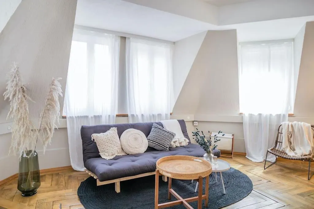 Wohnung In Zuerich Mit Dachterrasse // Langstrasse 0*, Zurique